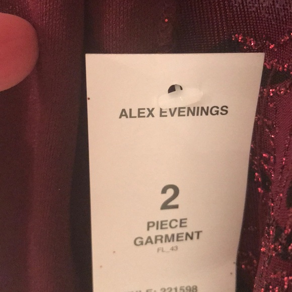 NWT Alex Evenings sweater with matching tank top - Picture 7 of 9